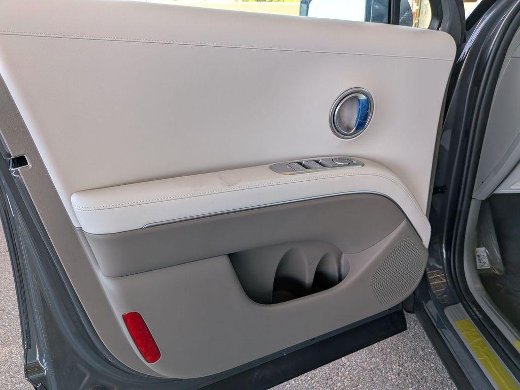 New 2026 Gray Hyundai Blue SEL 8P image 12