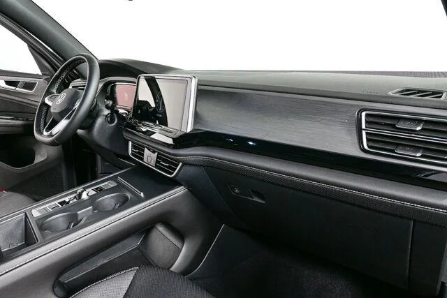 New 2026 Deep Black Pearl Volkswagen 2.0T SE image 25