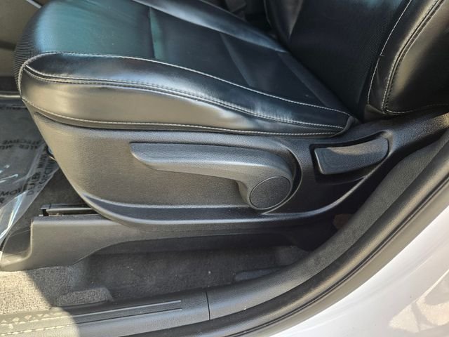 Used 2022 White Kia LX image 11