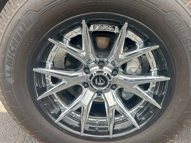 Used 2025 White Frost Tricoat GMC Denali image 11