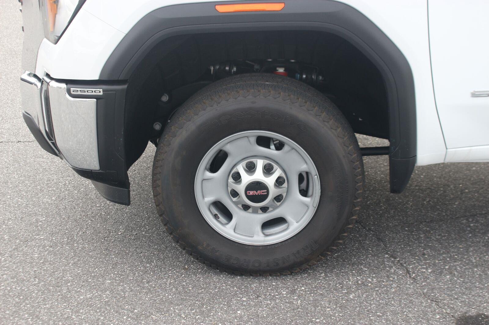 New 2026 Summit White GMC Pro image 38