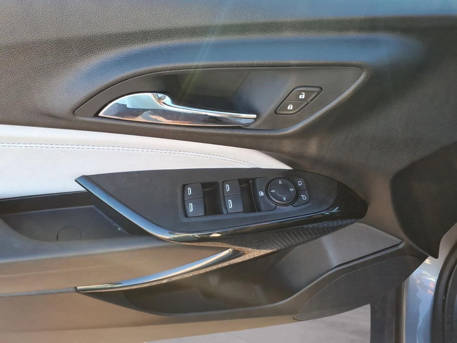 Used 2025 Sterling Gray Metallic Chevrolet LT image 17