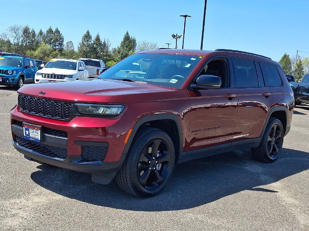 Used 2024 Red Jeep Altitude X 4x4 image 6
