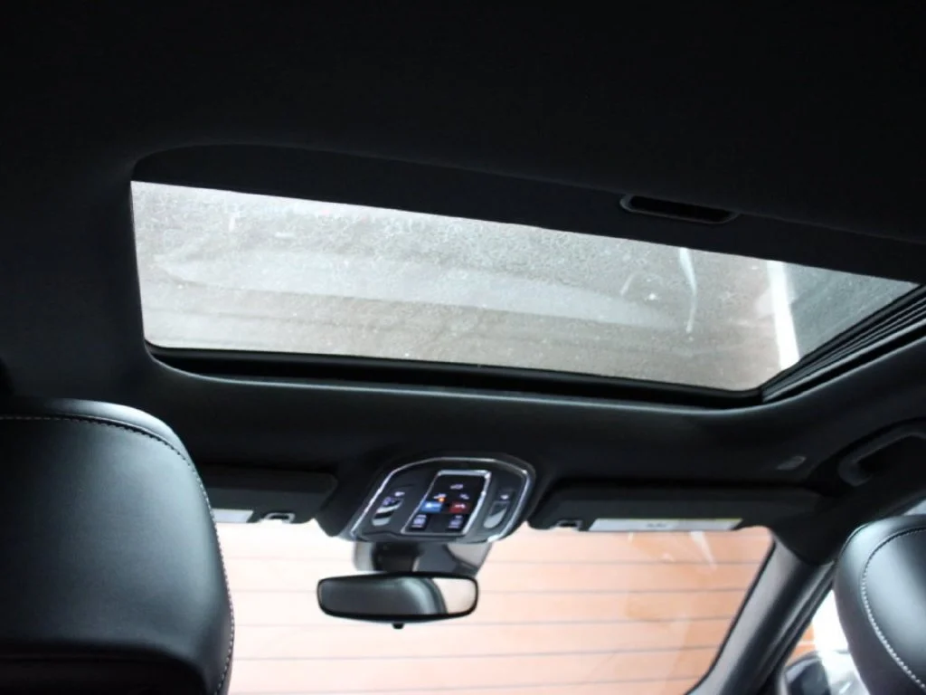 Used 2023 Bright White Clearcoat Jeep Altitude image 17