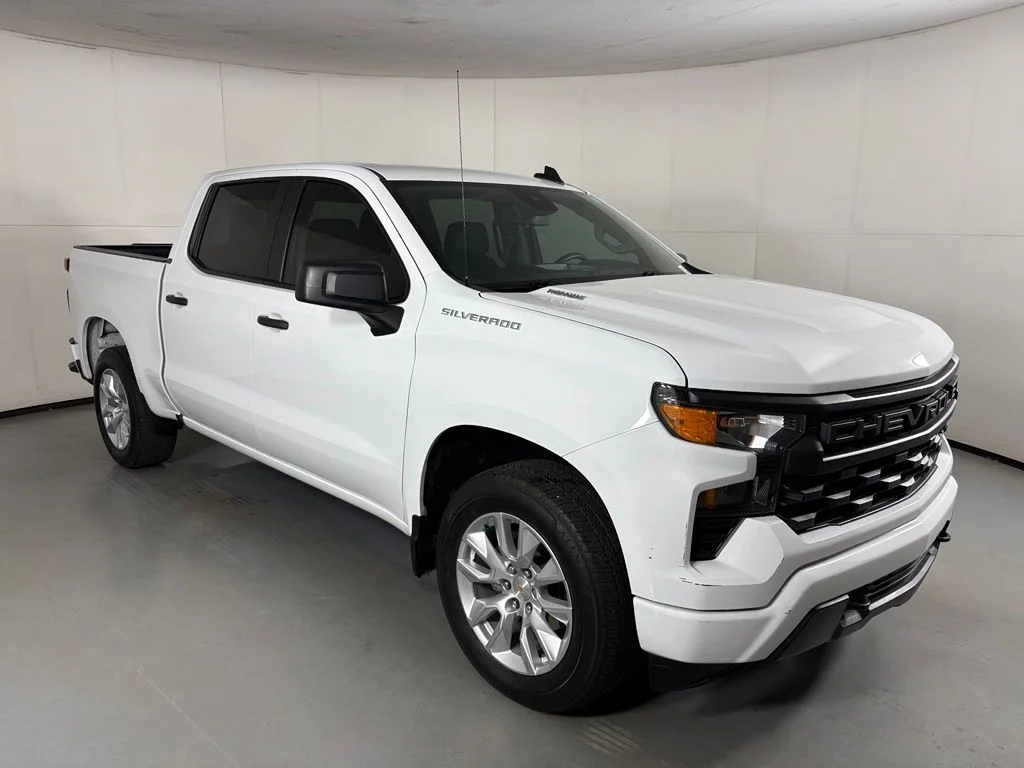 Used 2024 White Chevrolet Custom image 2