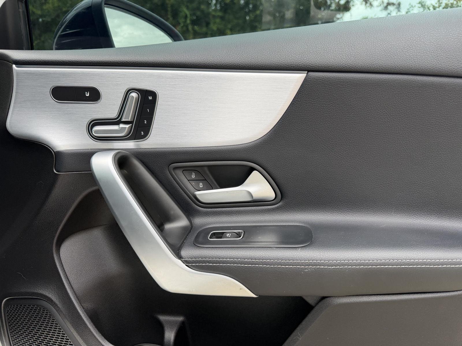 Used 2019 Polar White Mercedes-Benz A 220 image 27