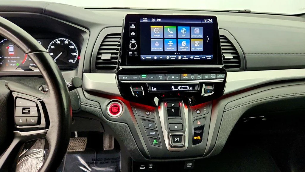 Used 2025 Platinum White Pearl Honda Sport-L Automatic image 18