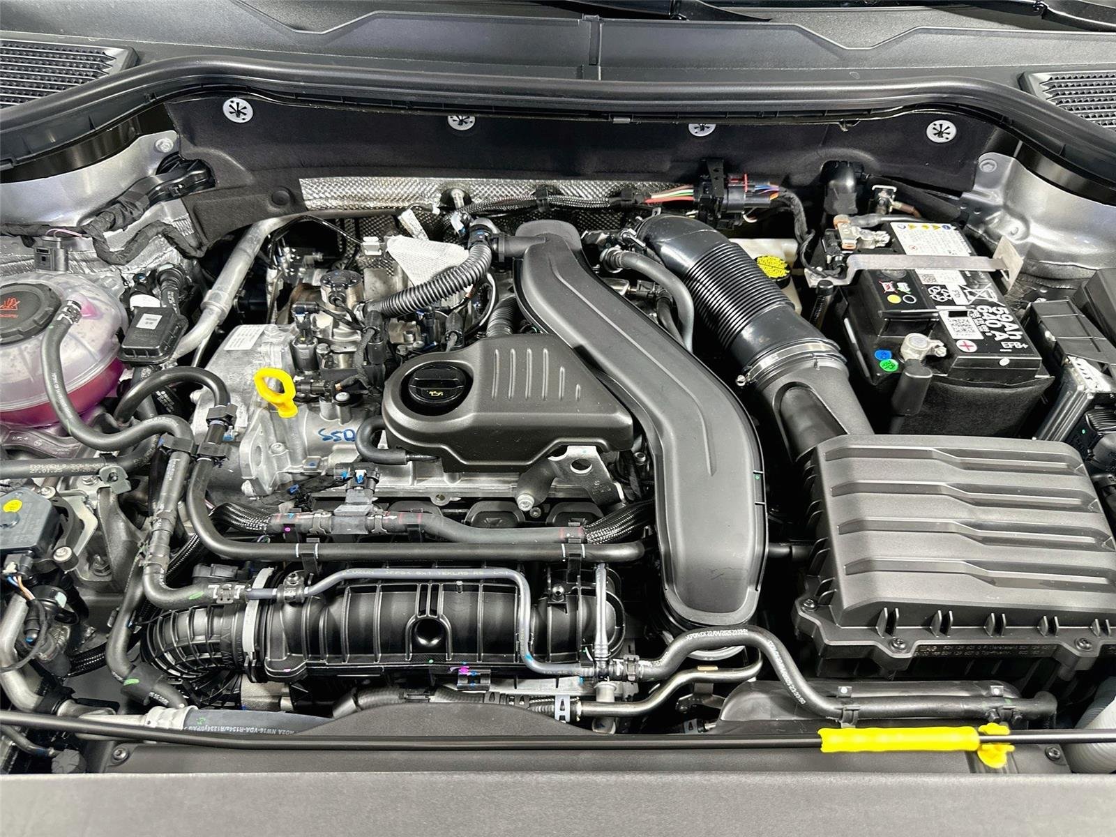 2025 Volkswagen Taos SE - Photo 25