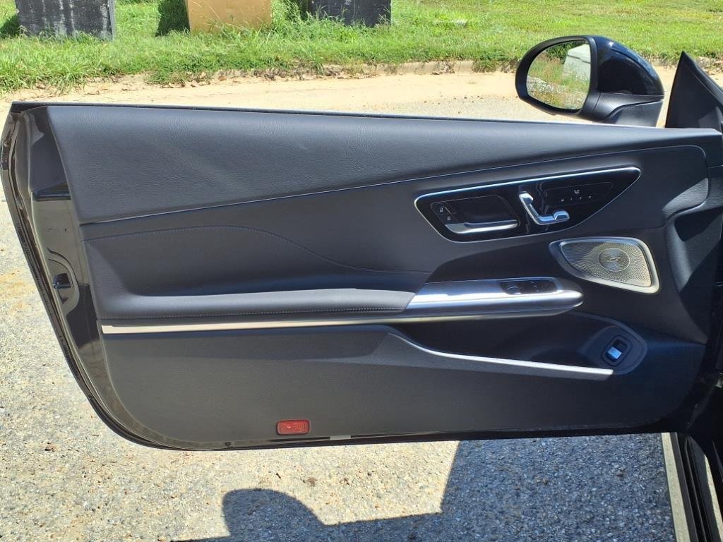 Used 2026 BLACK Mercedes-Benz CLE 300 image 9