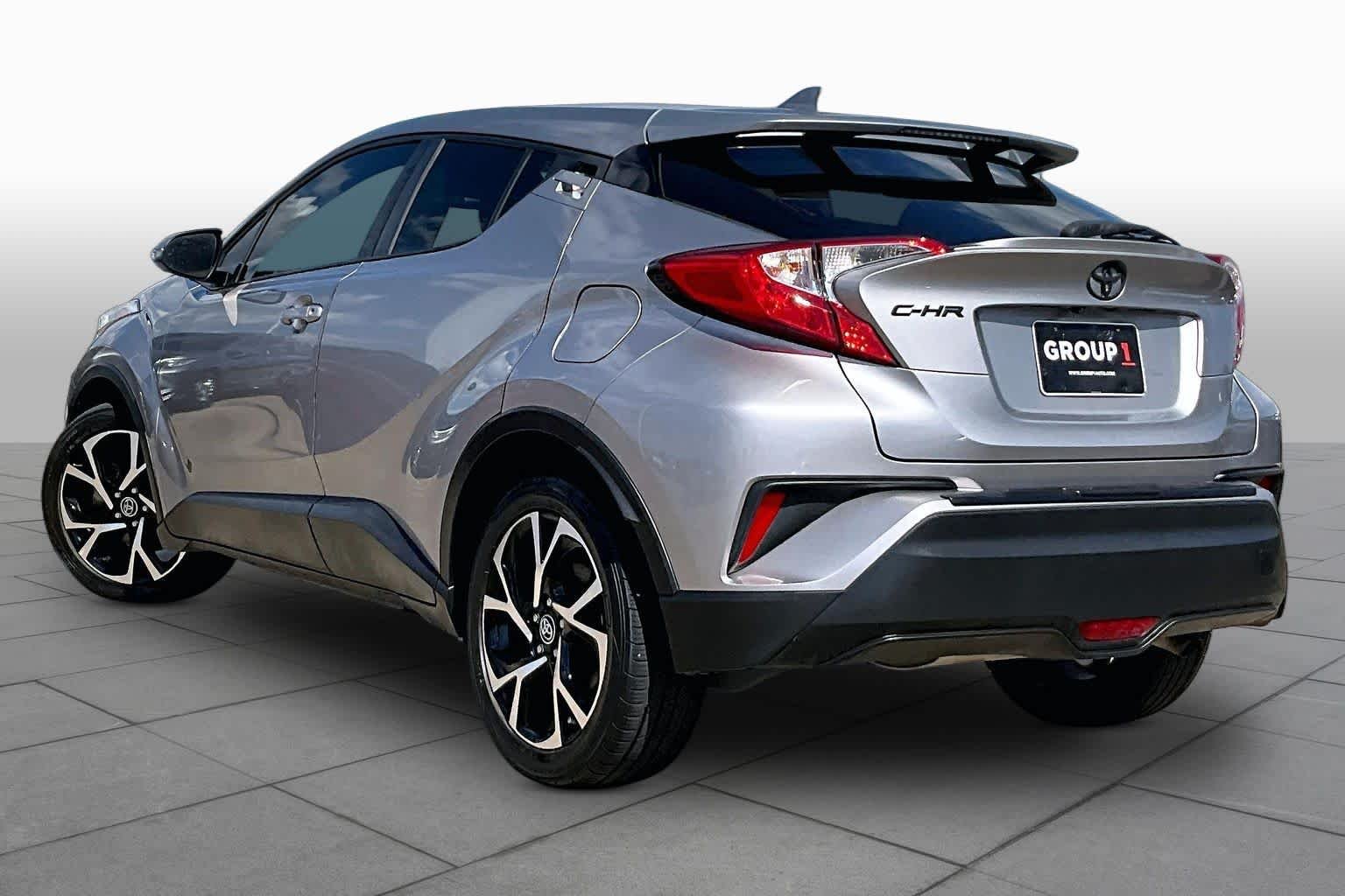 Used 2018 Silver Knockout Metallic Toyota XLE Premium image 11