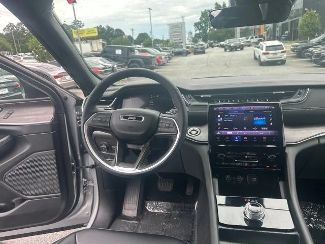 Used 2025 Silver Jeep Limited image 17