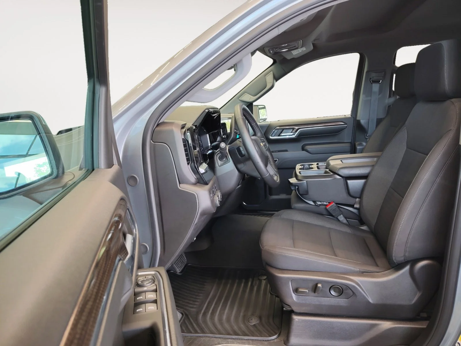 Used 2024 Sterling Gray Metallic Chevrolet LT image 21