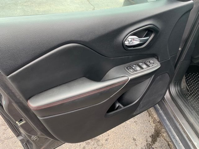 Used 2022 Gray Jeep Trailhawk image 19