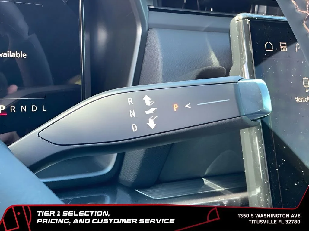 New 2026 Summit White GMC AT4 image 37