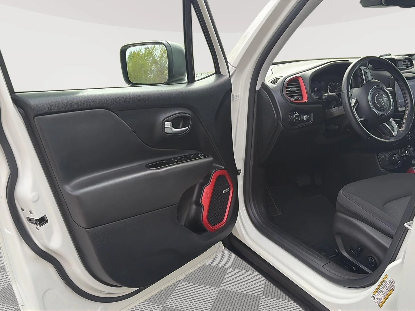 Certified Used 2021 Alpine White Clearcoat Jeep Trailhawk image 18