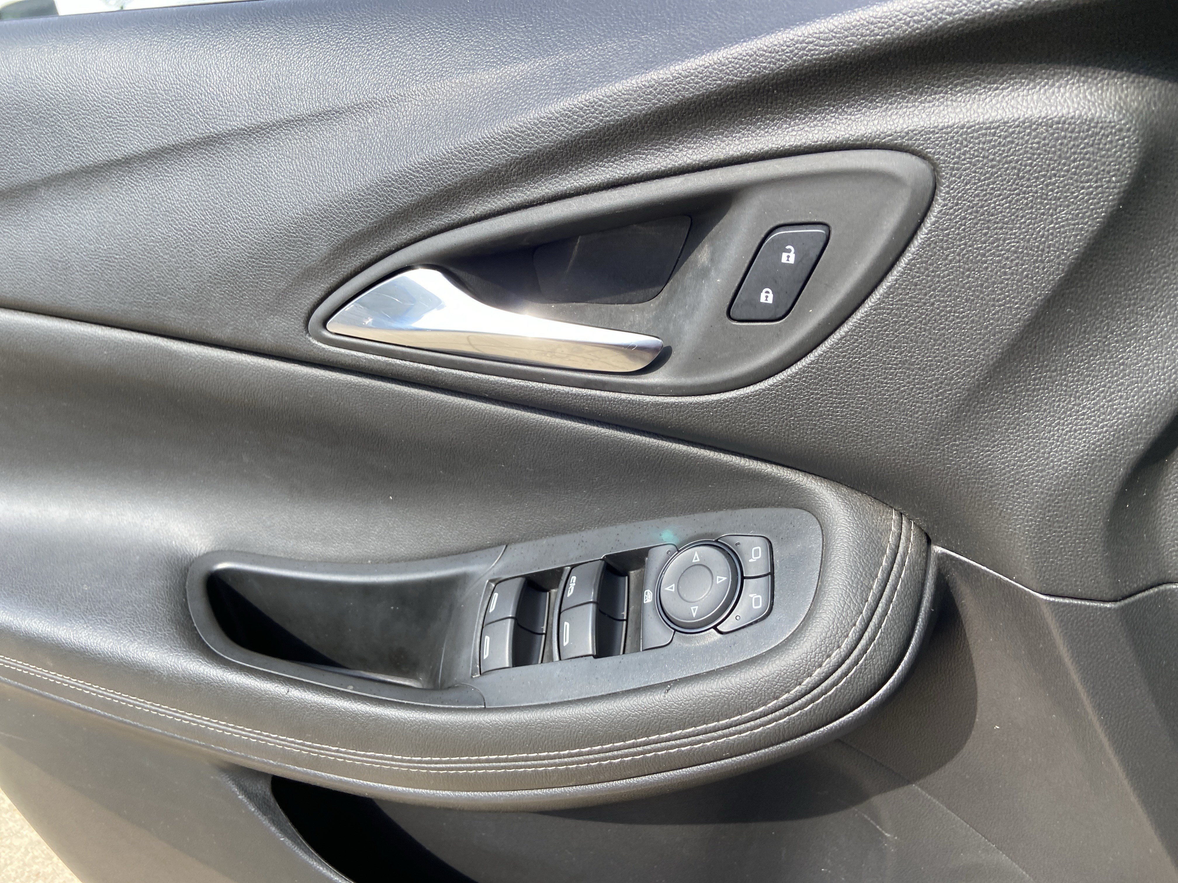 Used 2024 Cinnabar Metallic Buick Preferred image 46
