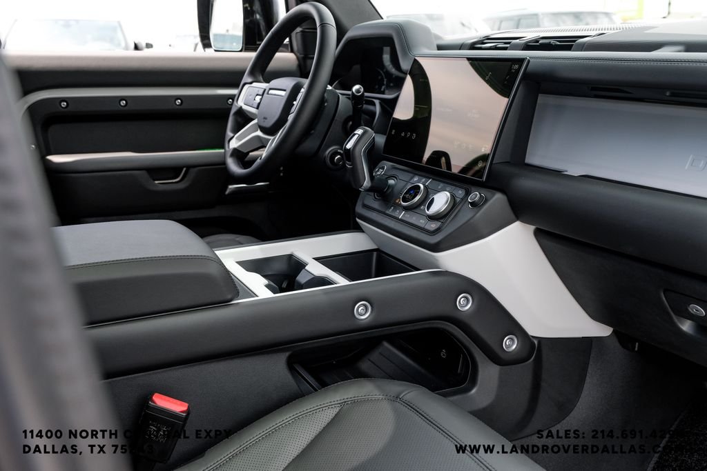 New 2026 Borasco Grey Metallic Land Rover X-Dynamic SE image 24