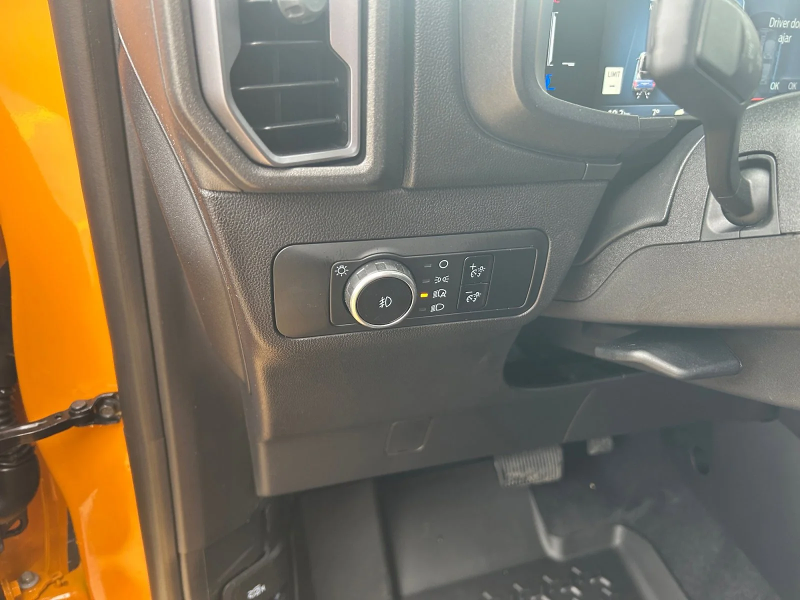 New 2026 Orange Fury Metallic Tri-Coat Ford Outer Banks image 15