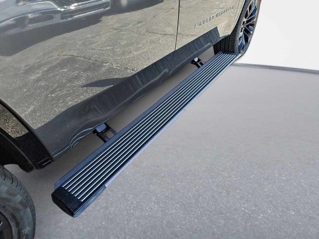 New 2026 Baltic Gray Metallic Clearcoat Jeep Summit Obsidian image 15