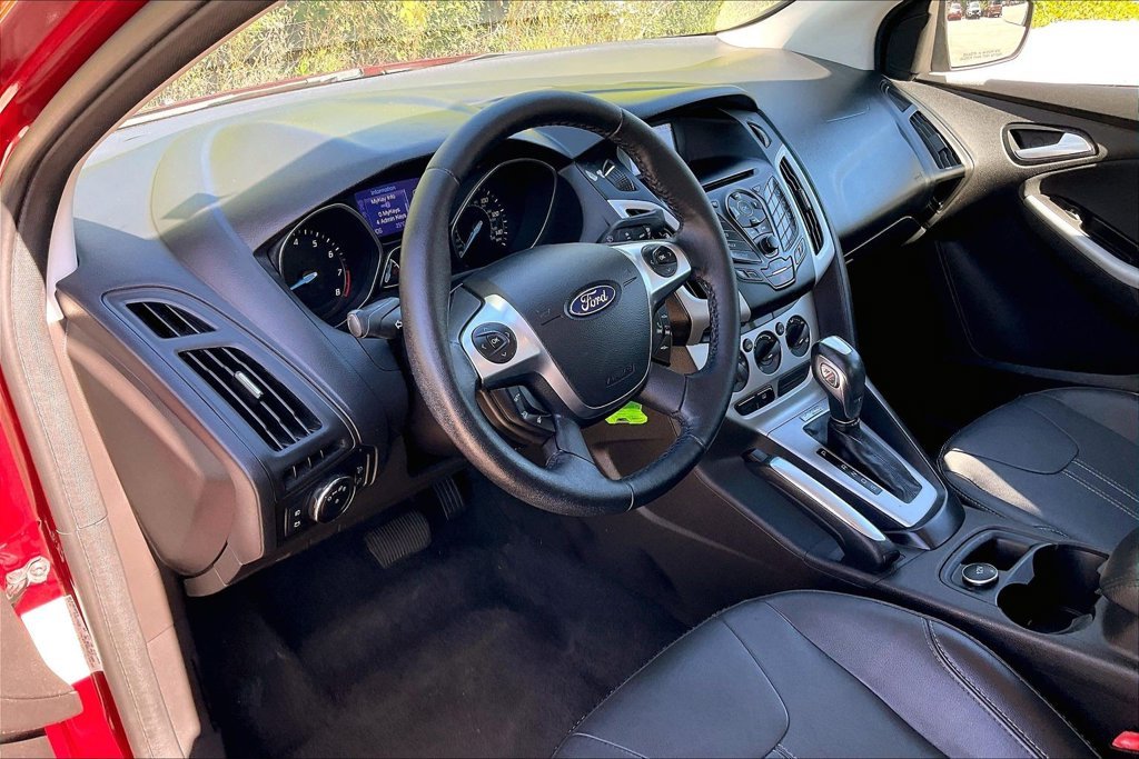 Used 2013 Red Ford SE image 14