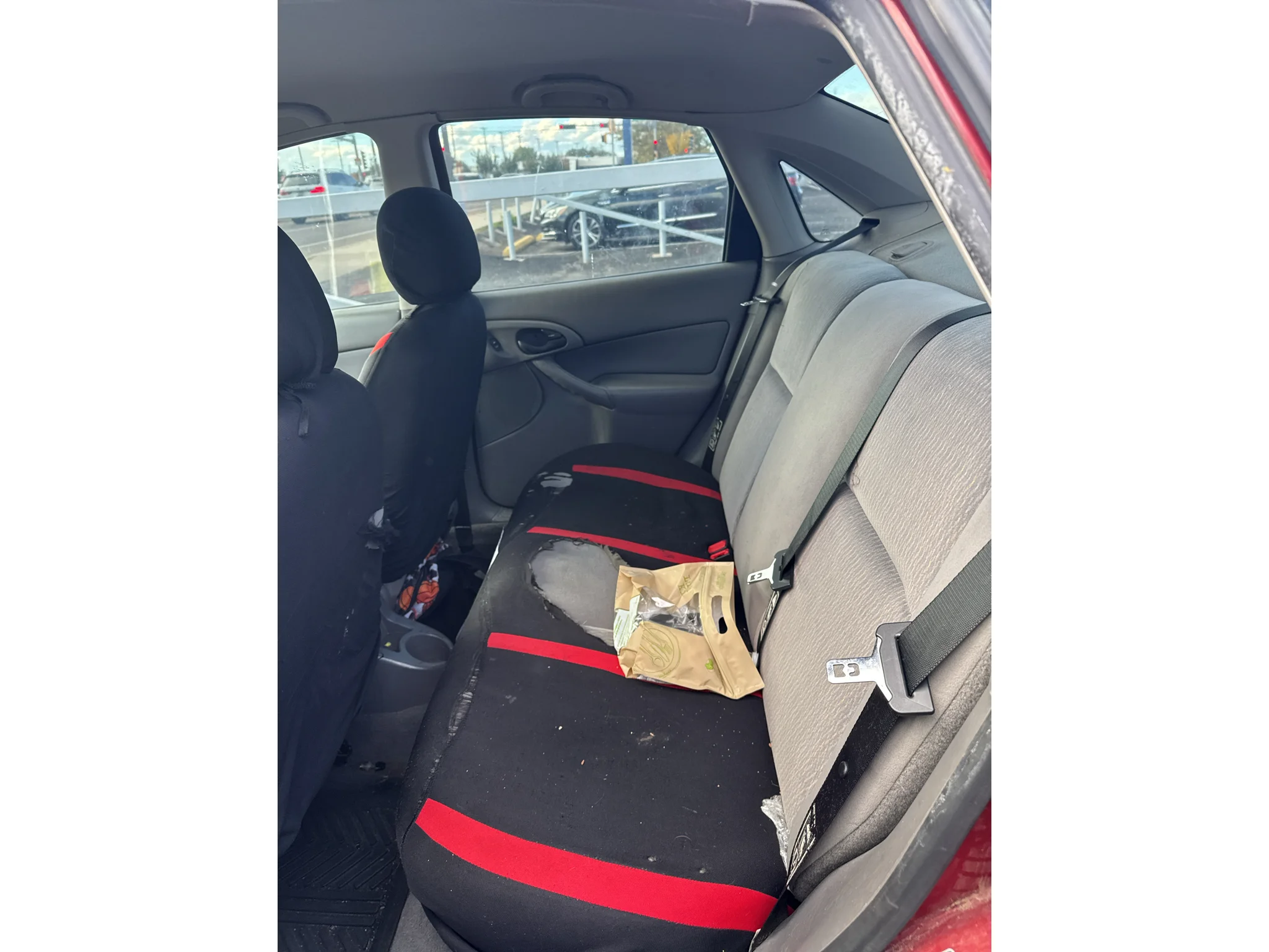 Used 2001 Red Ford SE Comfort w/Zetec image 5