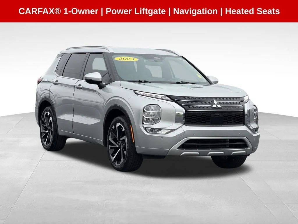 2023 Mitsubishi Outlander SEL 2WD's photo