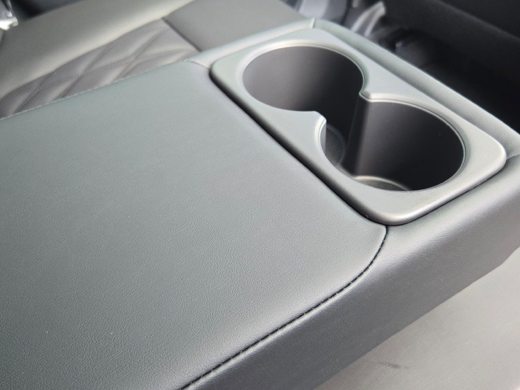 New 2026 Boulder Gray Pearl / Super Black Two-tone Nissan Platinum image 10