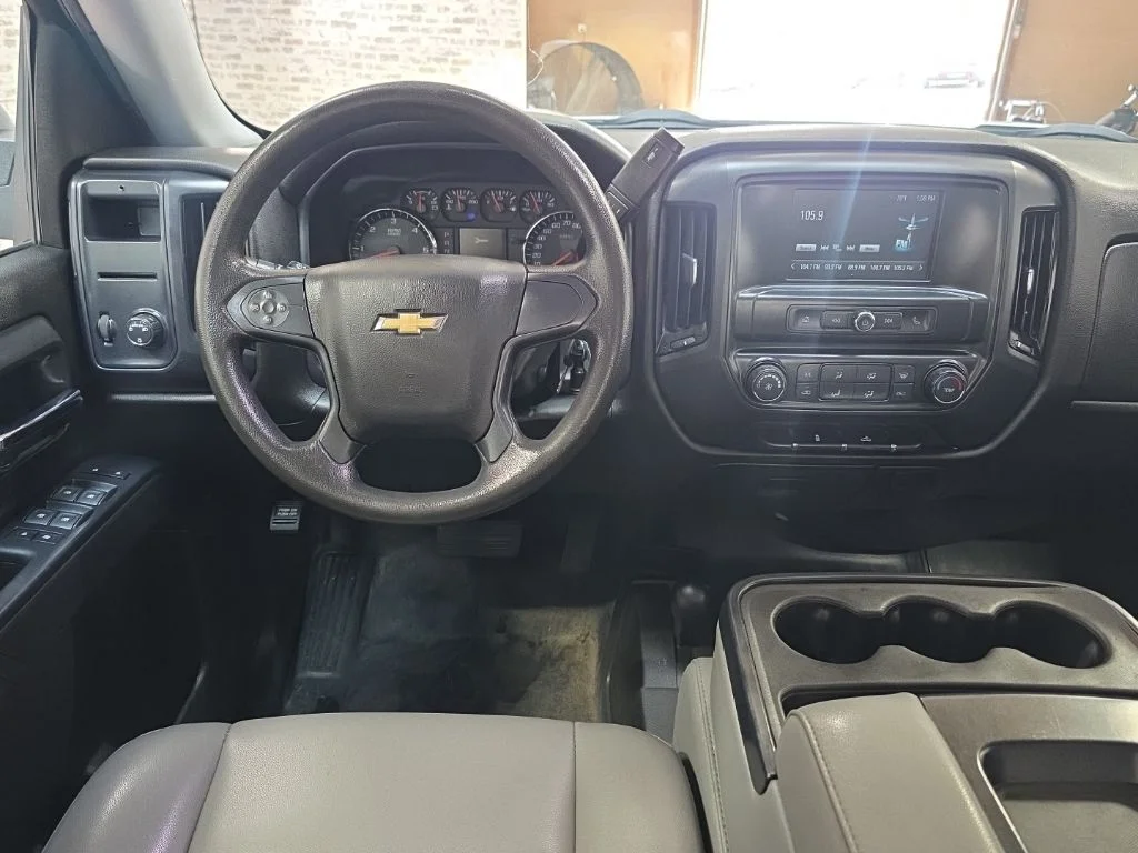 Used 2019 White Chevrolet WT image 13