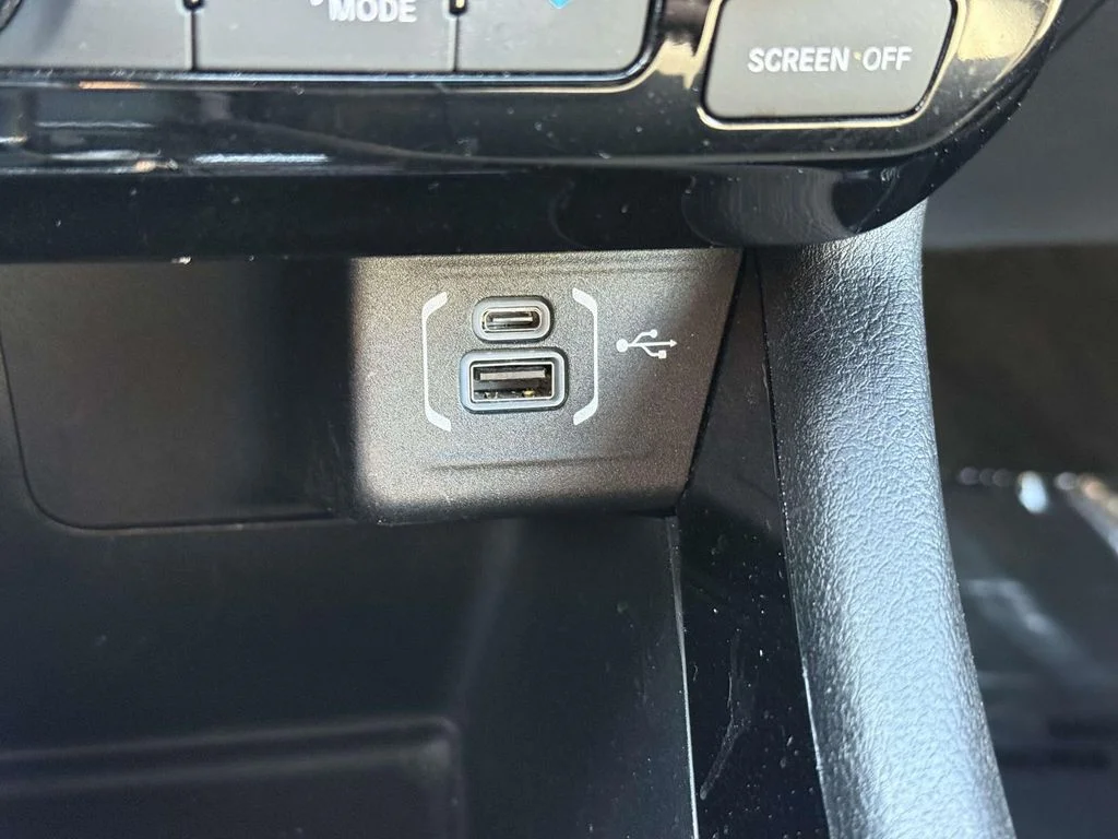 Used 2024 White Jeep Limited image 28