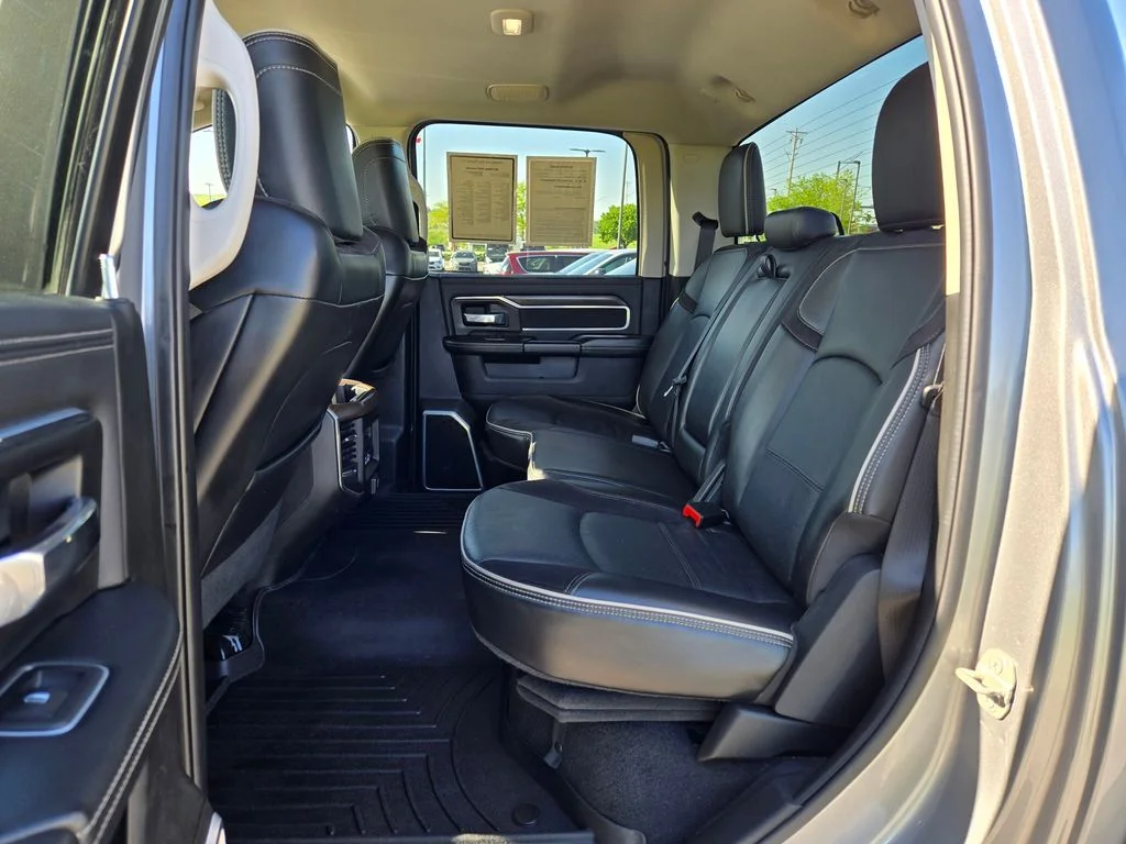 Used 2023 Silver Ram Laramie image 30