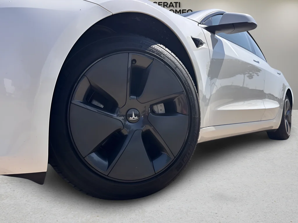 Used 2023 White Tesla Base image 27
