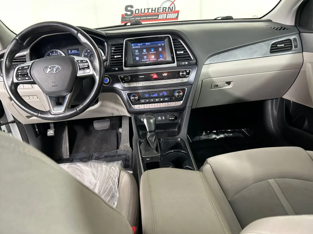 Used 2019 White Hyundai SEL image 16