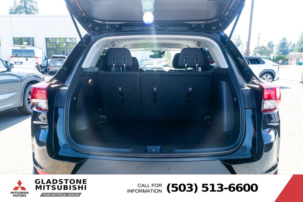 Used 2025 Black Metallic Chevrolet LT image 8