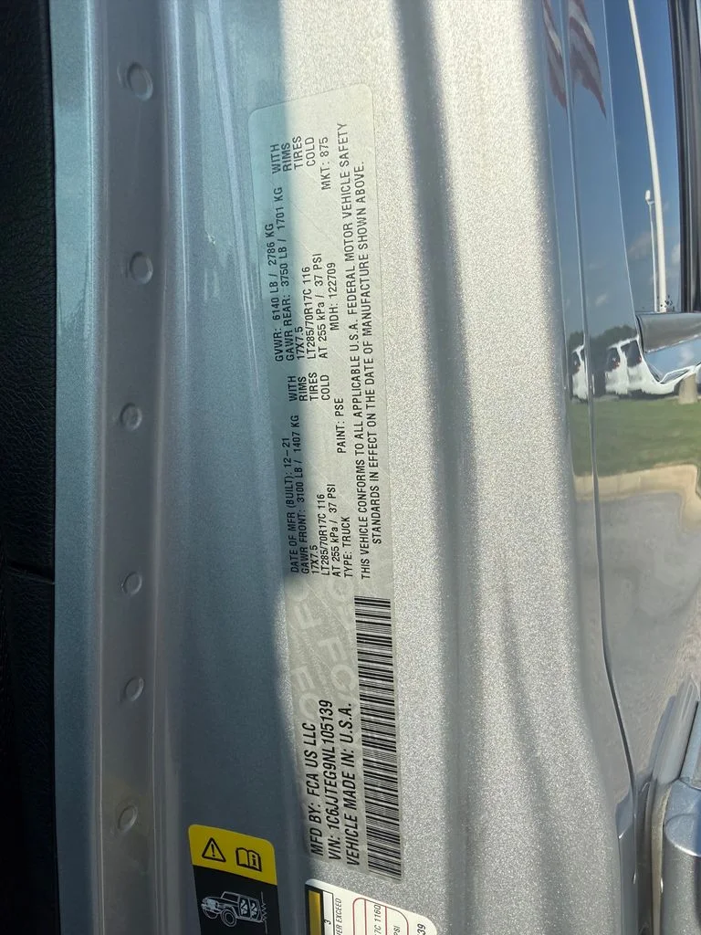 Used 2022 Silver Jeep Mojave image 26