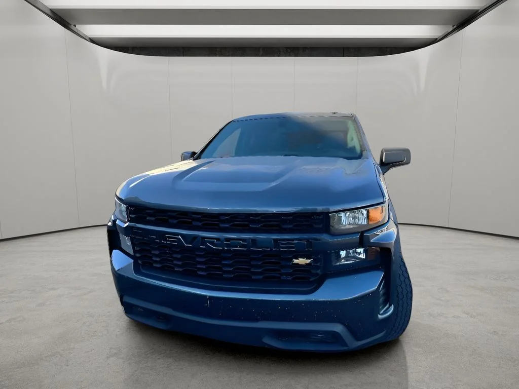 Used 2020 Shadow Gray Metallic Chevrolet Custom image 15