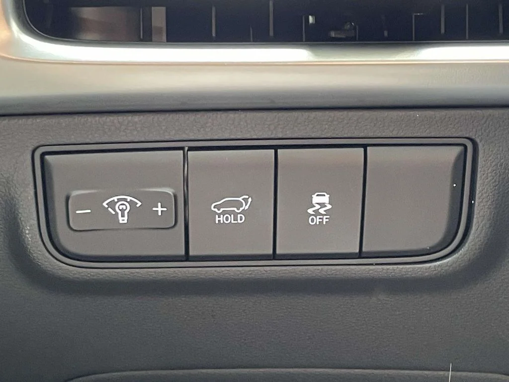 New 2026 White Hyundai SEL image 19