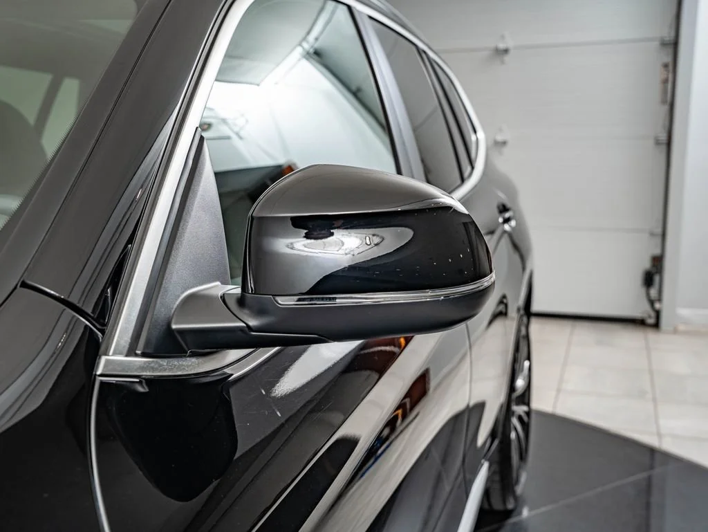 Used 2024 Jet Black BMW xDrive30i image 9