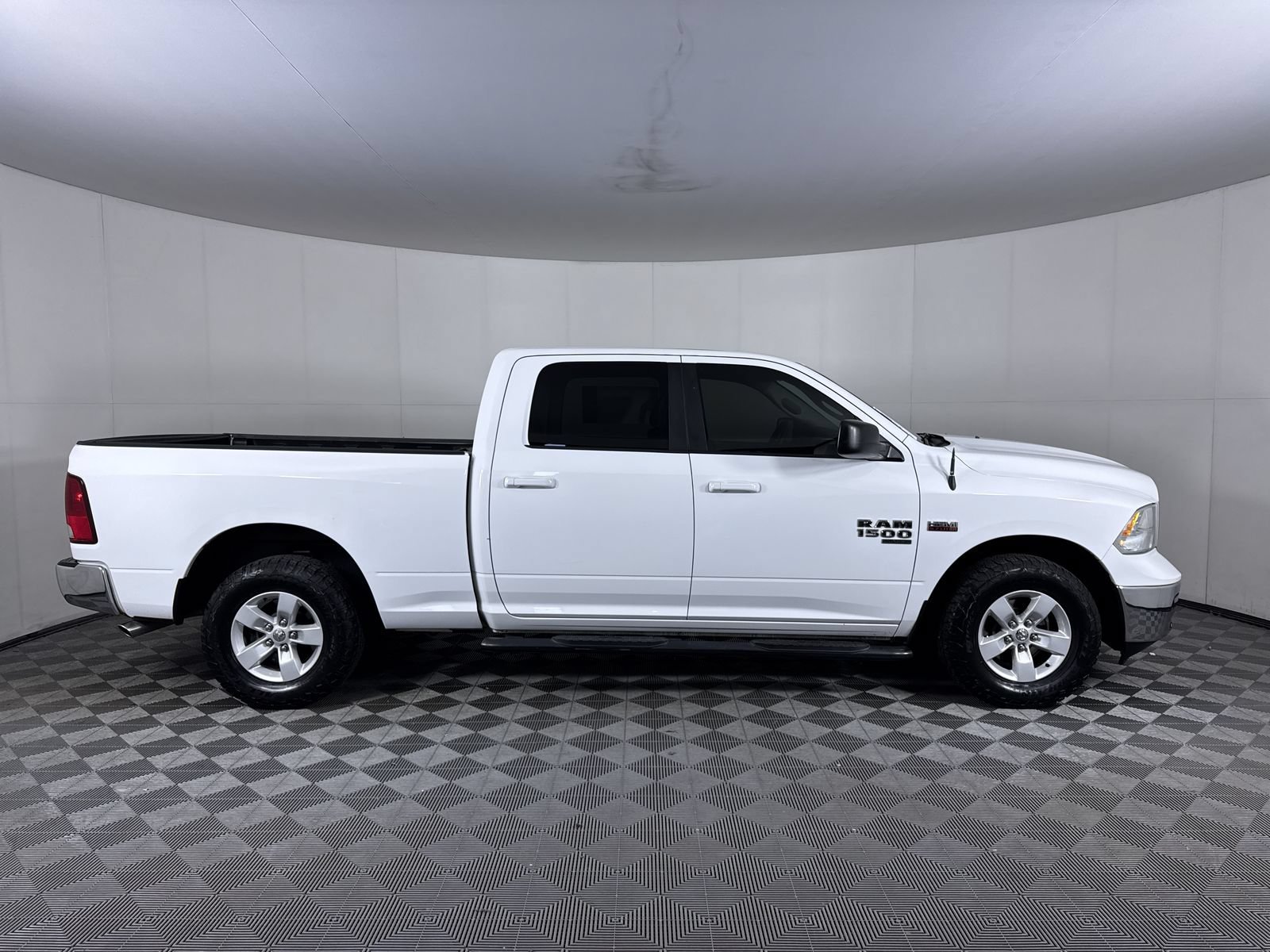 Used 2019 Bright White Clearcoat Ram SLT image 10