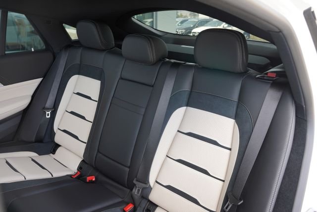 New 2026 MANUFAKTUR Moonlight White Metallic Mercedes-Benz AMG® GLE 53 4MATIC+ Coupe image 35