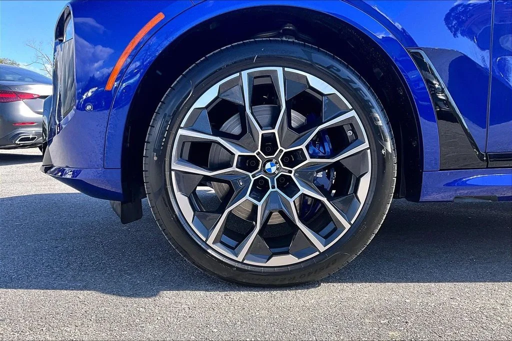New 2026 BMW X7 M60i 4D Sport Utility
