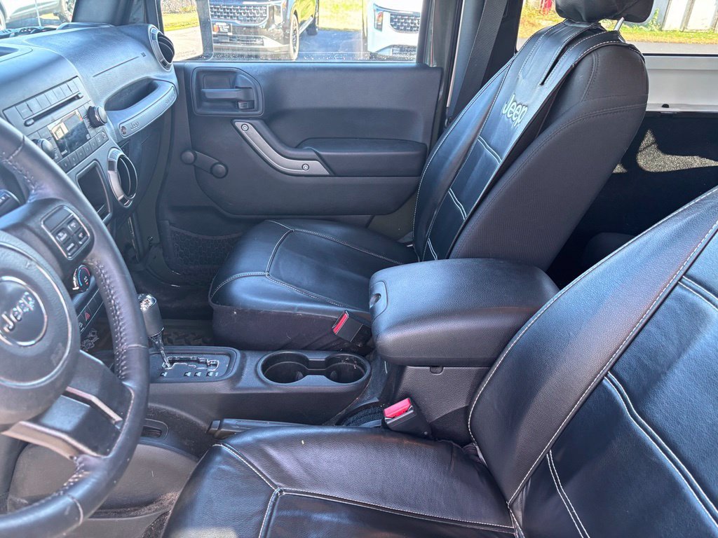 Used 2015 Tank Clearcoat Jeep Sport image 11