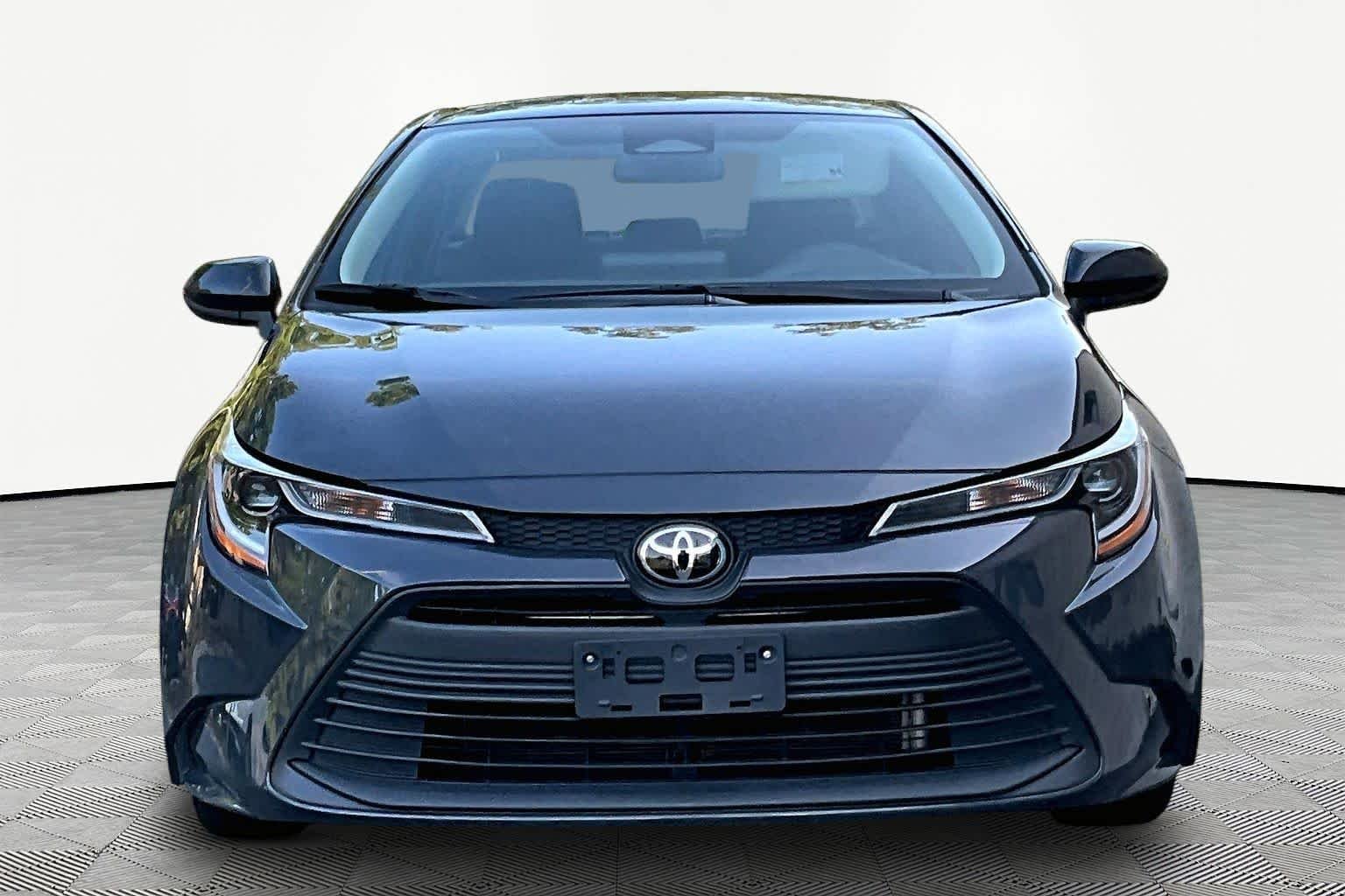 Used 2025 Underground Toyota LE image 4