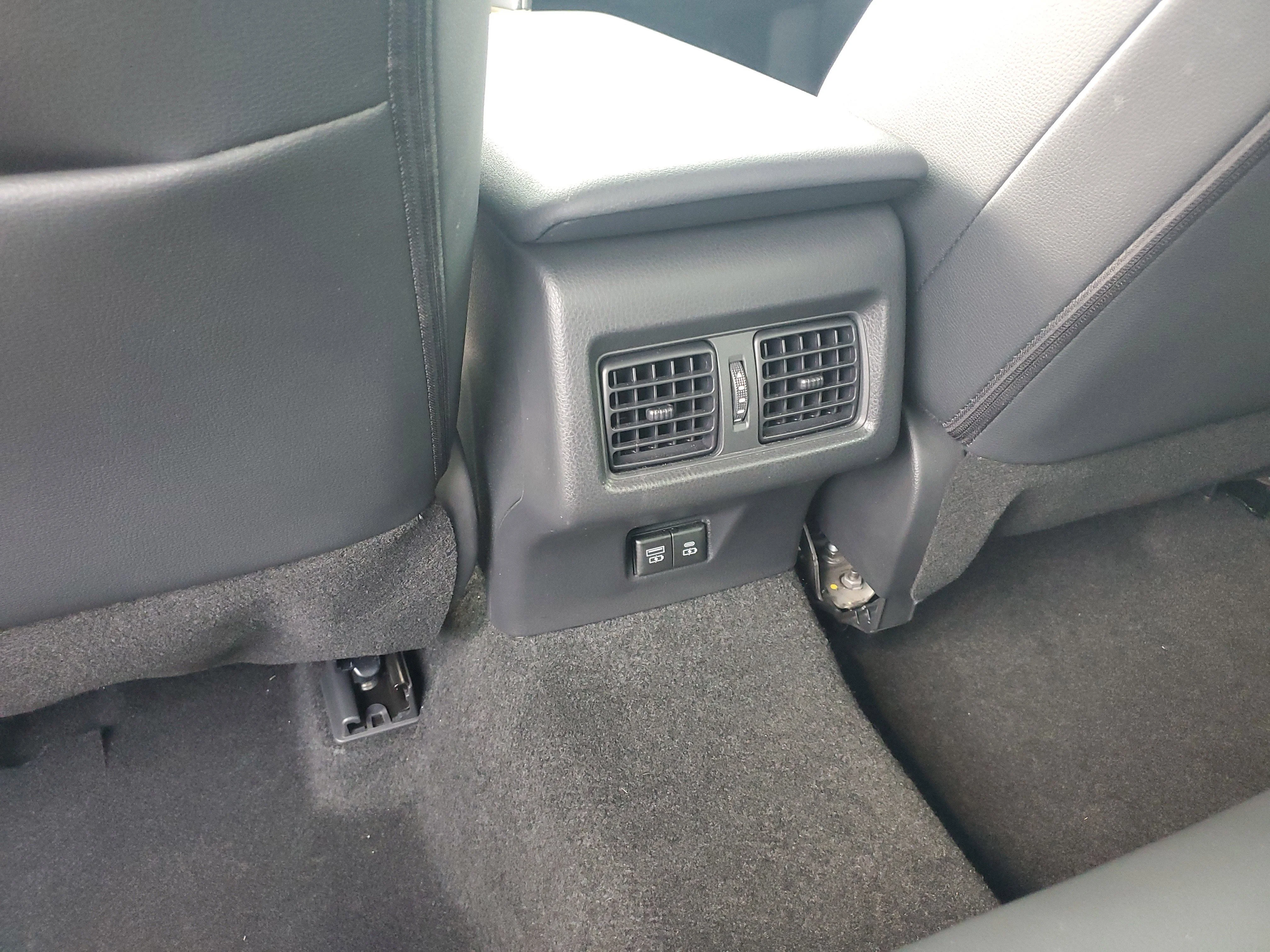 Used 2025 Ice Cap Toyota SE image 13