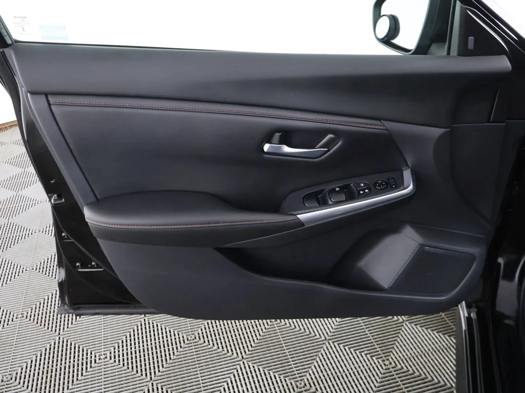 Used 2023 Super Black Nissan SR image 19