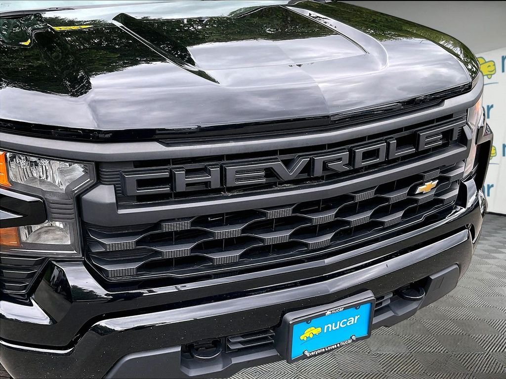 Used 2023 Black Chevrolet Custom image 31