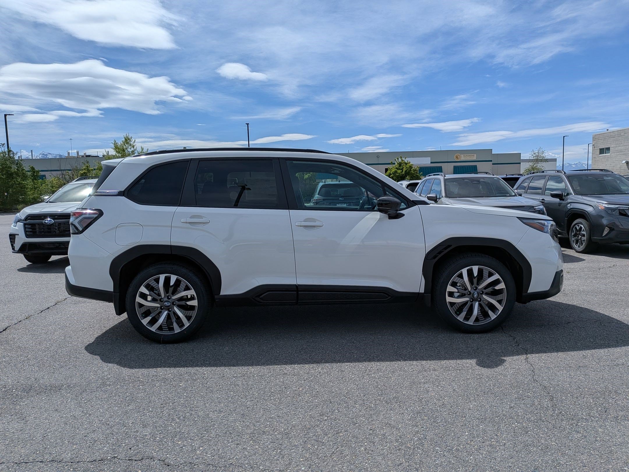 New 2026 CRYSTAL WHITE PEARL Subaru Touring image 2
