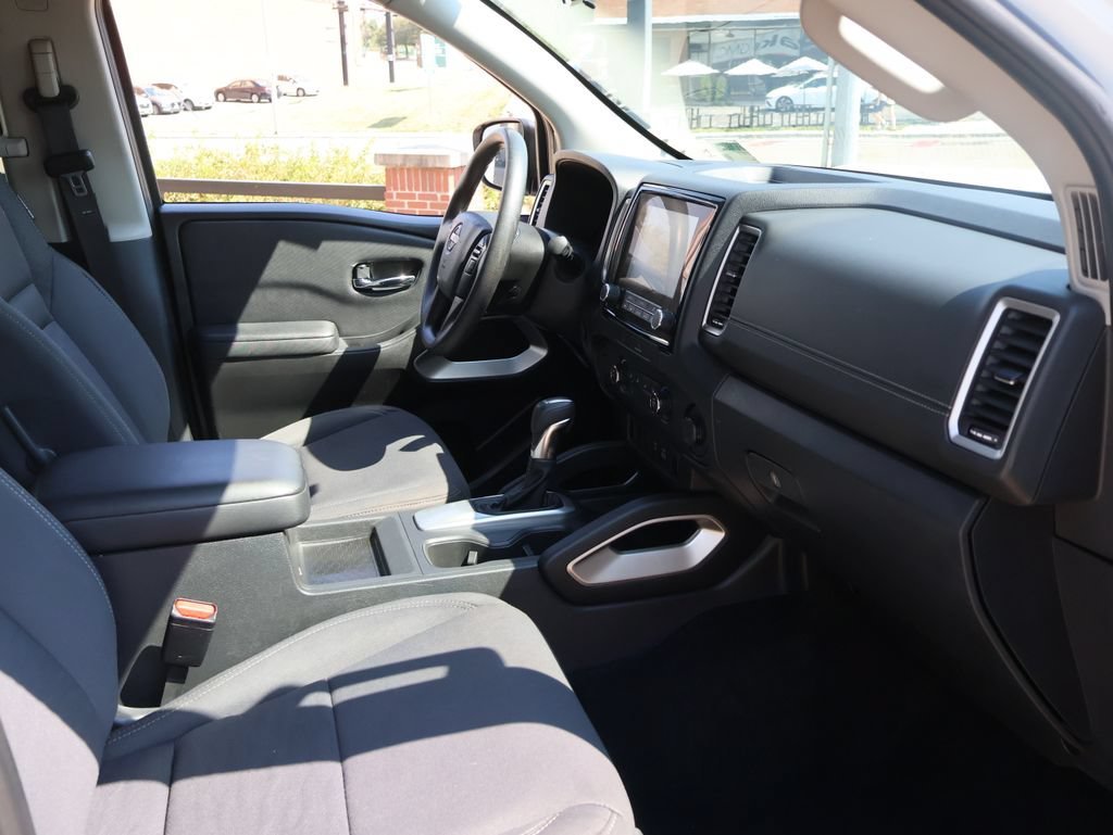 2022 Nissan Frontier SV - Photo 7