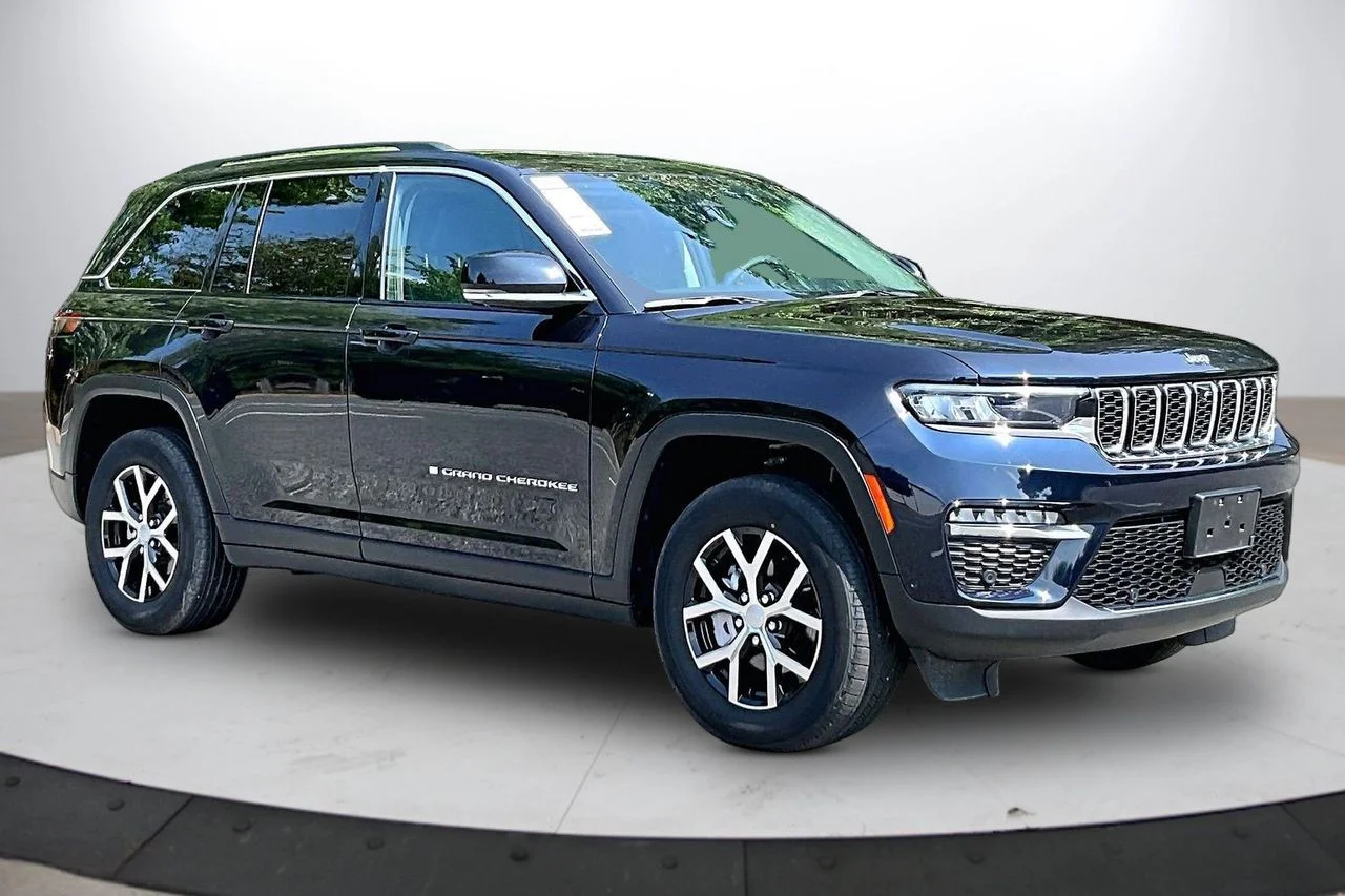 Used 2023 Black Jeep Limited image 2