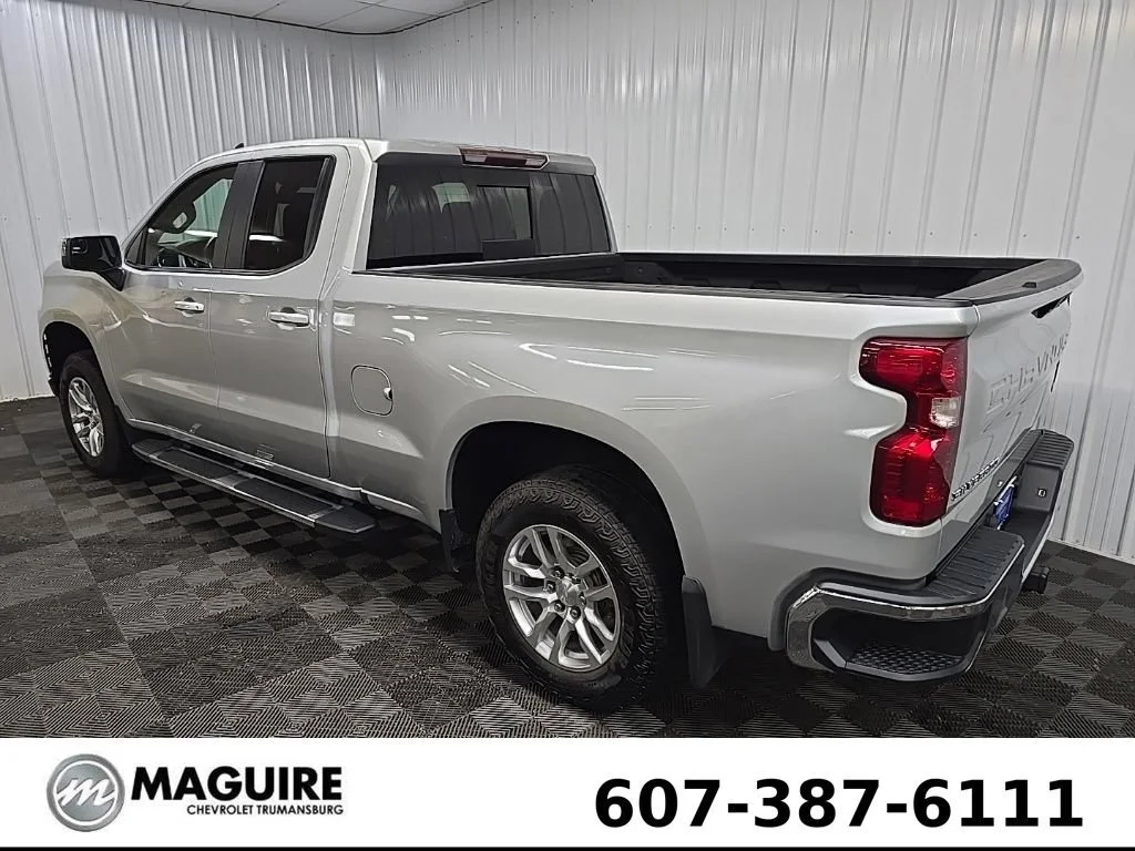 Used 2020 SILVER ICE METALLIC Chevrolet LT image 10