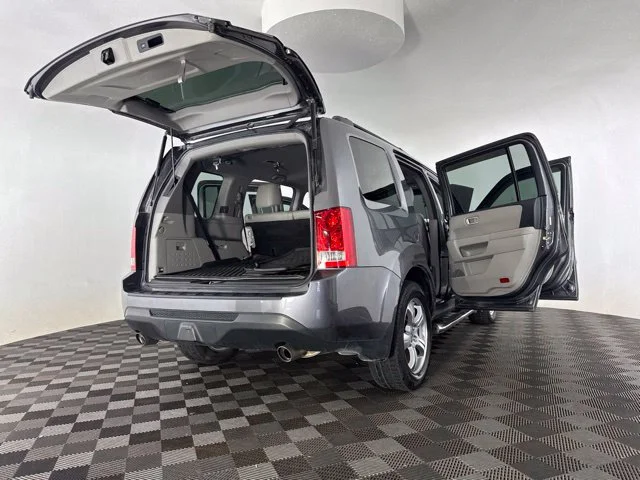 Used 2015 Gray Honda EX-L image 26